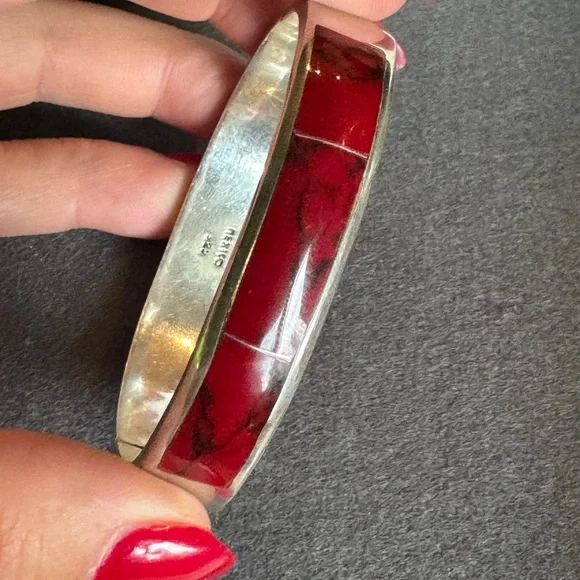 Vintage coral inlay Sterling silver hinged bracelet made in Mexico